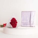 Veloor Nōor Scarf & Red Roses Bouquet